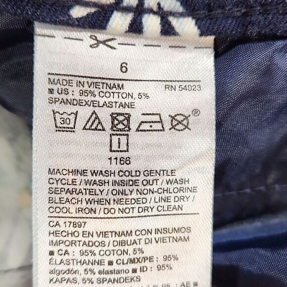 ☔️🔹️Old Navy Blue & White Daisy Print Pixie Pants Size 6 - Picture 8 of 8